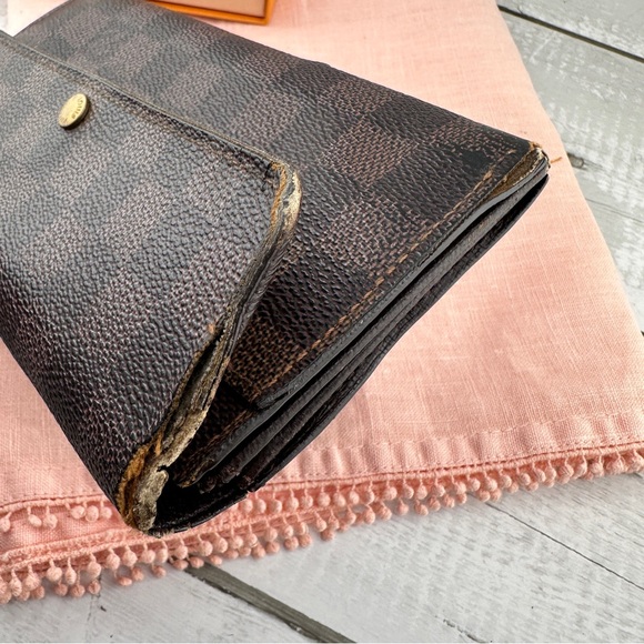 AUTHENTIC LOUIS VUITTON Monogram Porte-Monnaie Billets Tresor Wallet. - Picture 11 of 16